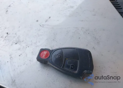 2002 Mercedes-Benz E 320 4M z USA, uszkodzony, nr VIN WDBJH82J52X071205